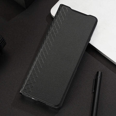 Protective Samsung Galaxy Z Flip 6 case with hinge cover