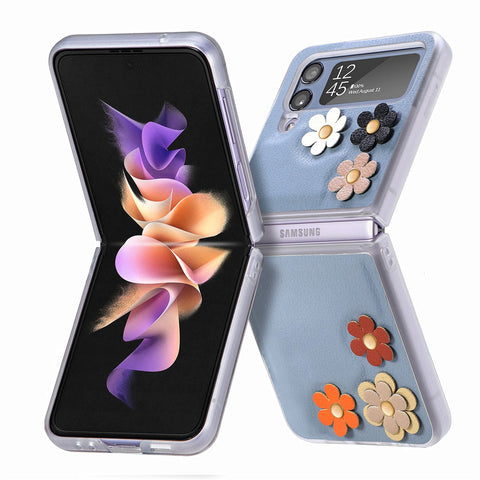 Samsung Galaxy Z Flip4 Case with Daisy Design