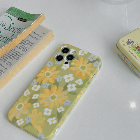 Apple iPhone 12 Phone Case with Daisy Flower Design - Yellow - Easy Gadgets